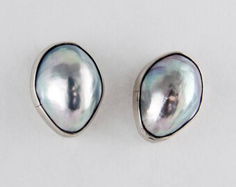 Mini Osmena Shell Earrings