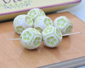 30 Green and White Acrylic Beads. 20mm Light Green and White Floral Etched Acrylic Hexagon Beads. Mint Green and White Beads.