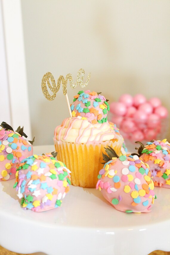 ONE CUPCAKE TOPPERS 1 Cupcake Toppers Gold Glitter One