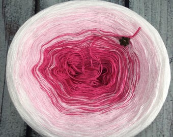 Sakura Gradient Yarn Cake
