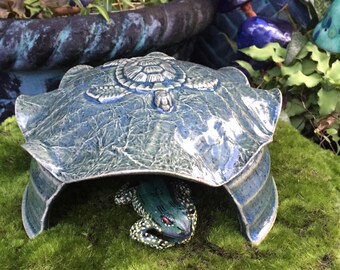 Turtle Toad Abode Frog House For Green Gardening, Sea Turtle Design, Blue Toad Abode, Unique Garden Art Pottery, Garden Decor