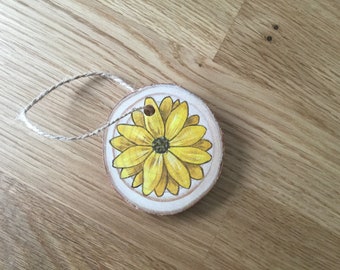 Daisy painted wood slice