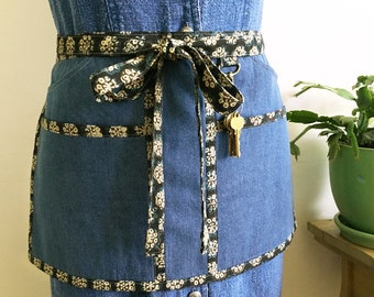 Women's Work Apron - Utility Apron - Denim Apron - Vendor Apron - Teacher Apron
