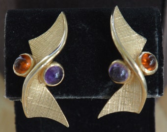 BOUCHER Purple, Amber Stone, Gold tone Modern Clip Earrings, Vintage (B4)