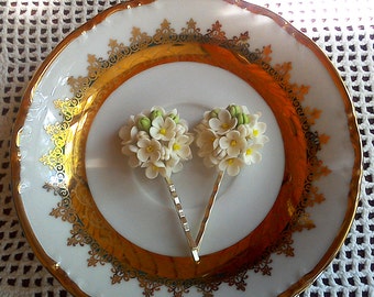 White lilac hair clip-Clay. Floral hair clip. Clay flowers.