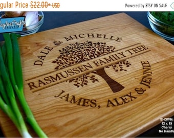 SUMMER SALE - 10% OFF - Personalized Cutting Board, Engraved Cutting Board, Personalized Wedding Gift, Wedding Gift, Housewarming Gift, Anni