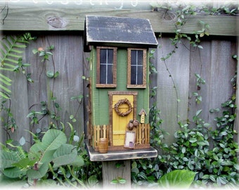 PrImItIvE fOlK aRt FaRmHoUsE CoUnTrY BiRdHoUsE