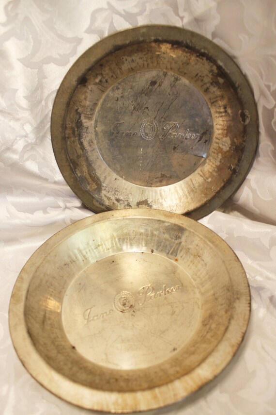 Vintage Metal Jane Parker Pie Pans Vintage Metal Jane Parker Pie Pans