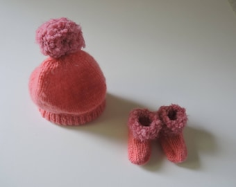 All Hat & booties knitted