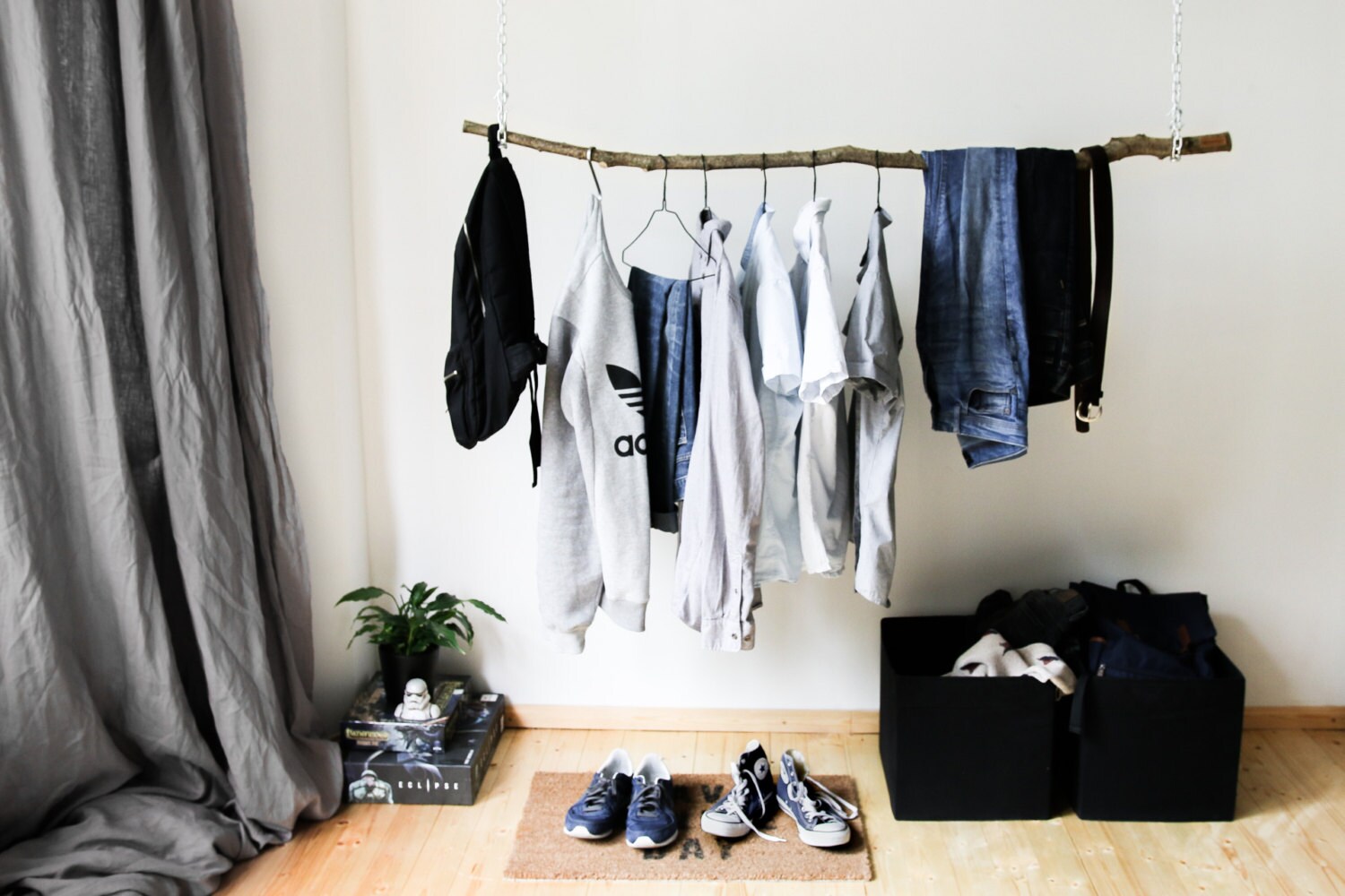 Kleiderstange Decke : Minimalistic Clothes Rack "Hiroba" | Garment Rail