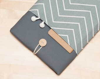 Macbook Pro sleeve / Laptop case / Macbook Air 13 case / 13" Laptop sleeve / padded with pockets - Light chevron graphite