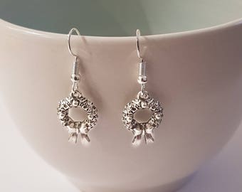 Christmas earrings, Christmas wreath earrings, Festive earrings, Christmas wreath jewelry, holiday earrings, gifts for her, stocking stuffer
