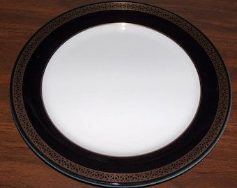 p7425: SHENANGO China 10" Dinner Plate TOTAL 21 Available Black & Gold White Vintage Restaurant Hotel Ware at Vintageway Furniture