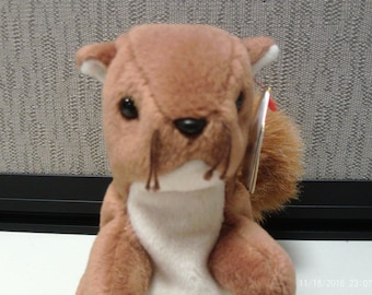 Ty Beanie Baby Nuts the Squirrel, free U.S. Shipping