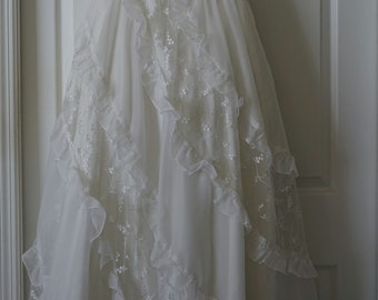 Lace Strapless Wedding Dress