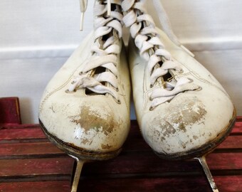 Leather Womens Ice Skates Vintage White Sports Bar Decor Soviet 1970s Ice Skates USSR vintage ice skates Soviet Vintage Size 7