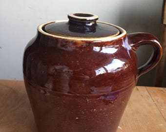 Americana brown pottery crock with lid. Free shipping.