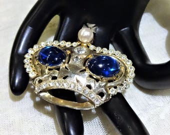 Very Nice Regal Vintage Blue Cabochon, Clear Rhinestone and Faux Pearl Crown Brooch