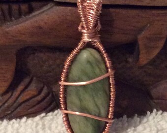 Serpentine ( green/ black ) oval