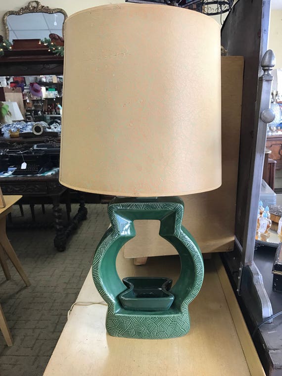 Hawaiian vase lamp with removable planter or vase