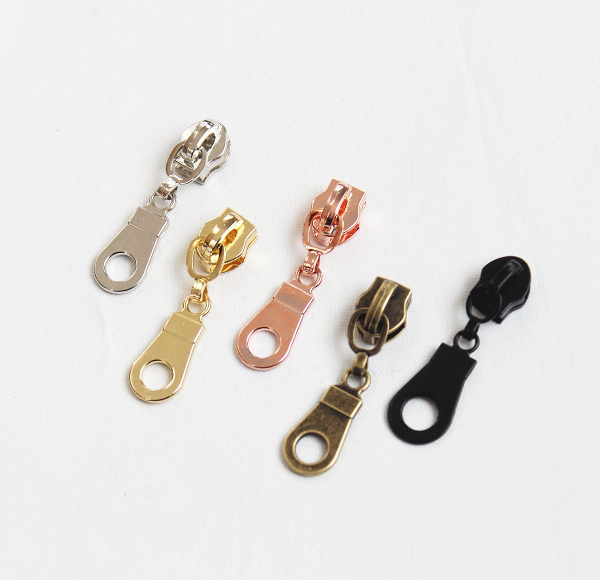 Non locking Zipper Pulls for Nylon Coil Zippers Purse Zipper