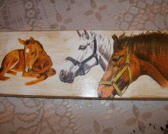 The antique decorative "horse" for the binder case