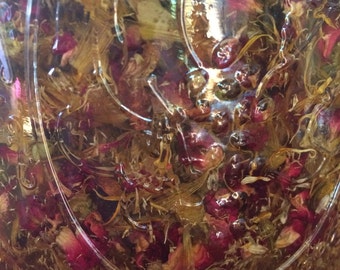 Help my face :Homemade Geranium Rose oil . Is so good for your skin it nourishs it perfectly ,smells great too. Helps with those fine