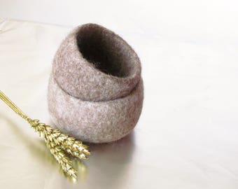 Ring dish - Beige engagement gift - Jewelry bowl - eco friendly wedding favor - desk organizer - felted bowls