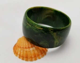 Green And Yellow Swirl Bakelite Bangle