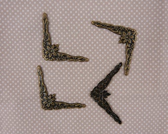 Four corners, metal embellishment scrapbooking