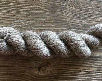 Natural grey Border Leicester yarn