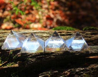 Clear Quartz mini Pyramid *you will receiev one