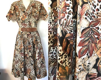 Vintage SAFARI DRESS 80s 90s COTTON Blend Summer Sundress Women M Medium 8 10 Boho Utilitarian Hawaiian Hibiscus Jungle Floral Belted