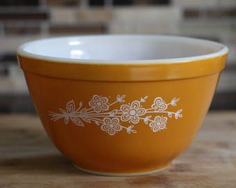 Pyrex Butterfly Gold Mixing Bowl 750ml
