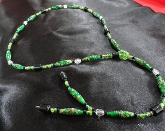 Green and Black Glass Beaded Lariat Necklace