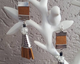 Tassel earrings camel suede