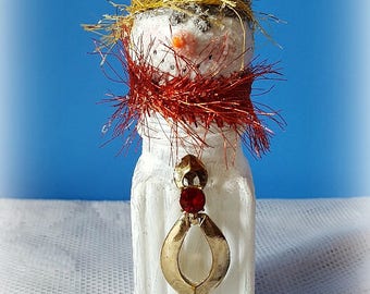 Vintage Salt Shaker Snowman "Ivy", Glass Shaker, Glitter Snowman Decoration, Snowman Assemblage, Christmas Collectible, Original