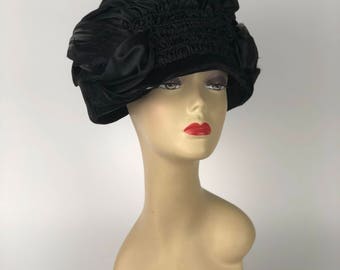 1920s satin and velvet hat