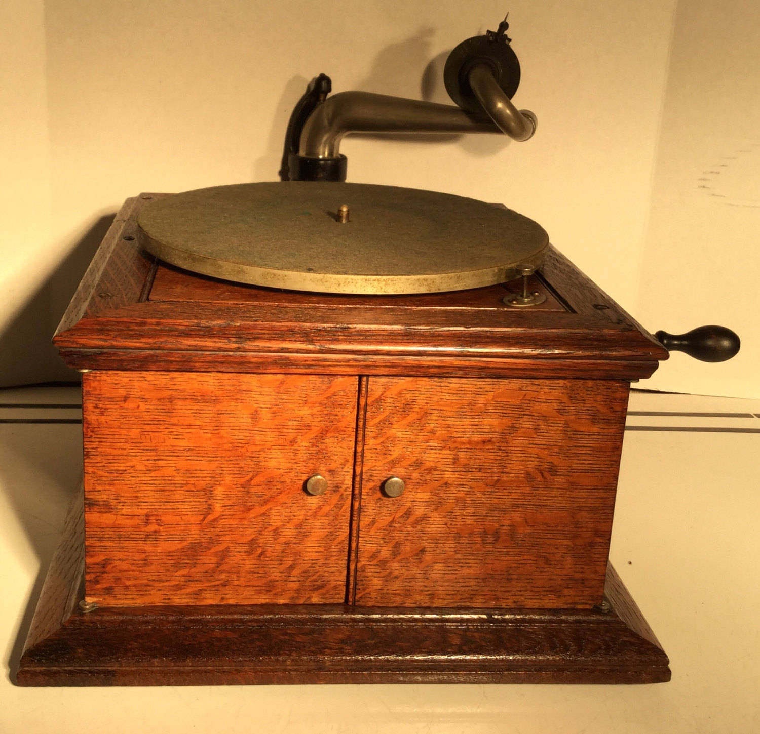 Antique Victor Table Top Victrola Model VVIVA in Quartersawn