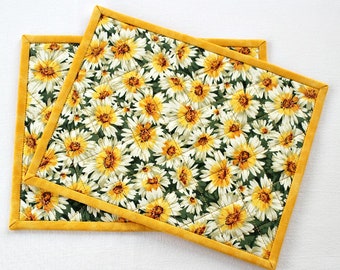 Quilted Mug Rugs, Daisies, Yellow White, Summer Snack Mat, Floral Mug Mat, Table Quilt, Set of Two, Quiltsy Handmade
