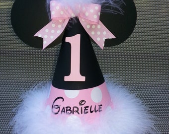 Minnie Mouse birthday party hat with name; light pink