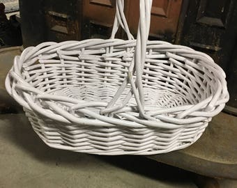 Wicker Basket, White Wicker, Willow Basket, Country Decor, Easter Basket, Wedding Decor, Cottage Decor, Vintage Wicker, Flower Basket