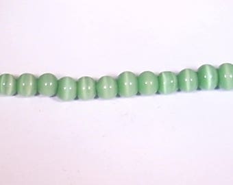 20 dark green cat's eye glass 4mm