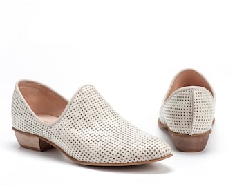 Cream Flat Leather Shoes / White Women Shoes / Every Day Shoes / Perforated Leather Shoes / Comfortable Shoes / Wooden Heels Shoes - Charlie