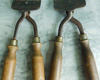 French vintage sheep shearers Wool clippers Vintage farm tool Bariquand Paris Lameme B.V. Paris
