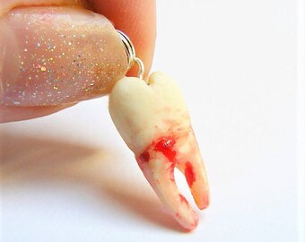 Human Tooth Necklace, Halloween Necklace, Tooth Pendant, Tooth Jewelry, Halloween Jewelry, Halloween Pendant, Scary Necklace Macabre Jewelry