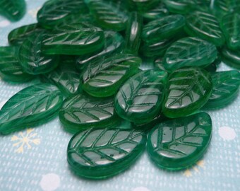 Green Swirl Glass Leaf Beads 19x9mm - 20pc