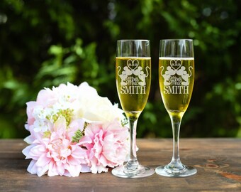 Minnie and Mickey Toasting Flutes, Wedding Toasting Flutes, Engraved Wine Glasses, Set of Toasting Glasses, Mr and Mrs Toasting Flutes