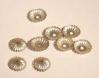 Cup ridged silver metal 8 x 10 mm