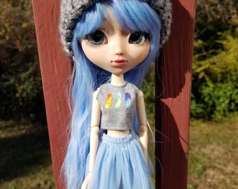Knitted hat for Pullip sized dolls